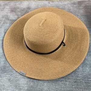 Columbia Women's Global Adventure Packable Hat II - Straw Color with Drawstring